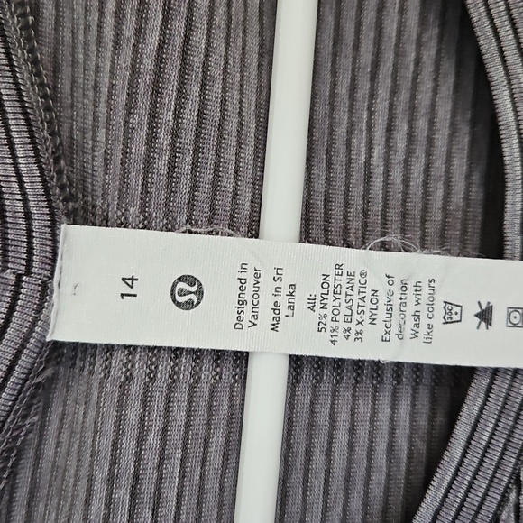 Lululemon Women's Swiftly Tech Short Sleeve Shirt Gray Black Stripe Size 14 - Picture 3 of 7